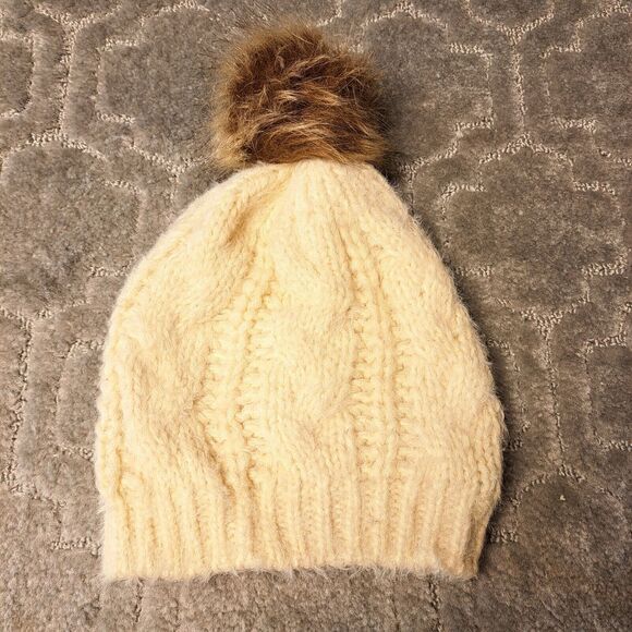 Altar'd State Cable Knit Beanie Cap WOMENS SIZE OS cream chunky faux fur hat - Picture 1 of 6